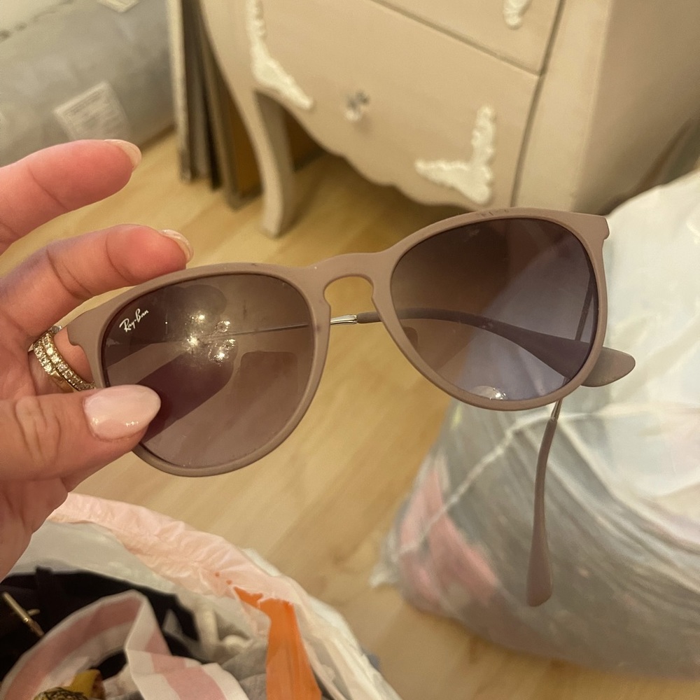 Beige rayban sunglasses